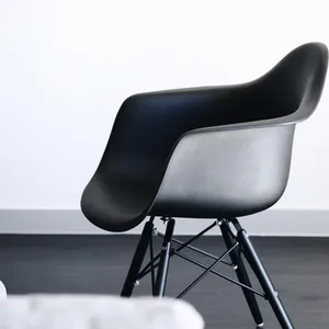 Black Eaves Chair